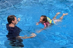 Swimming to Daddy