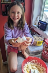 She Perfectly Cracked An Egg by Herself