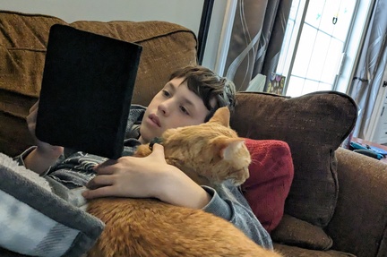 Kindle with His Kitty